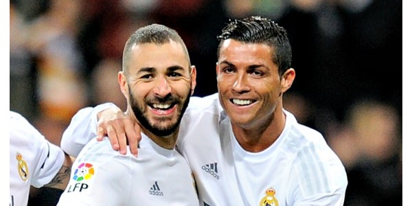 CRISTIANO RONALDO e Karim Benzema defrontam-se no mesmo jogo CRISTIANO RONALDO e Karim Benzema defrontam-se no mesmo jogo